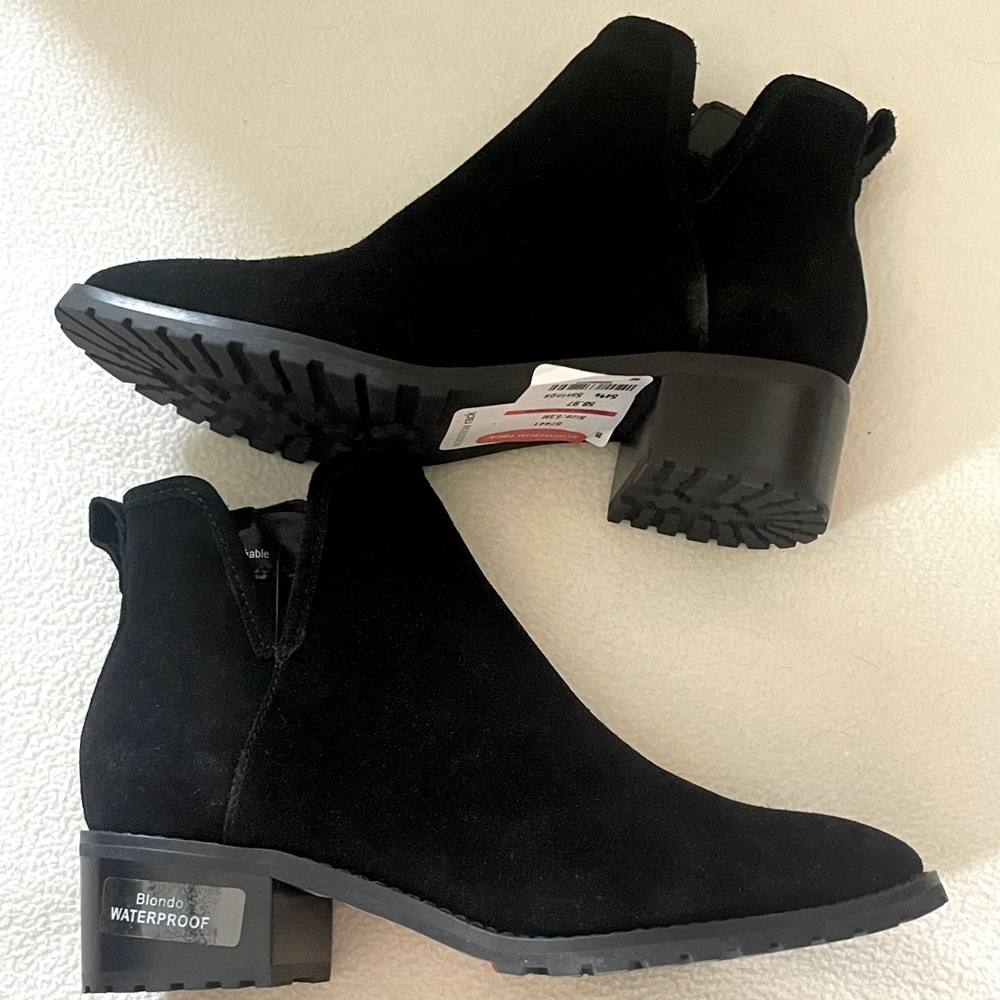 Blondo black suede ankle boots size: 6.5